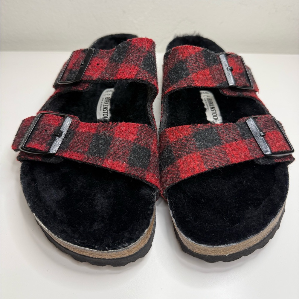 BIRKENSTOCK Arizona Wool Felt Plaid Red black shearling fur sandals size 40 Nwot